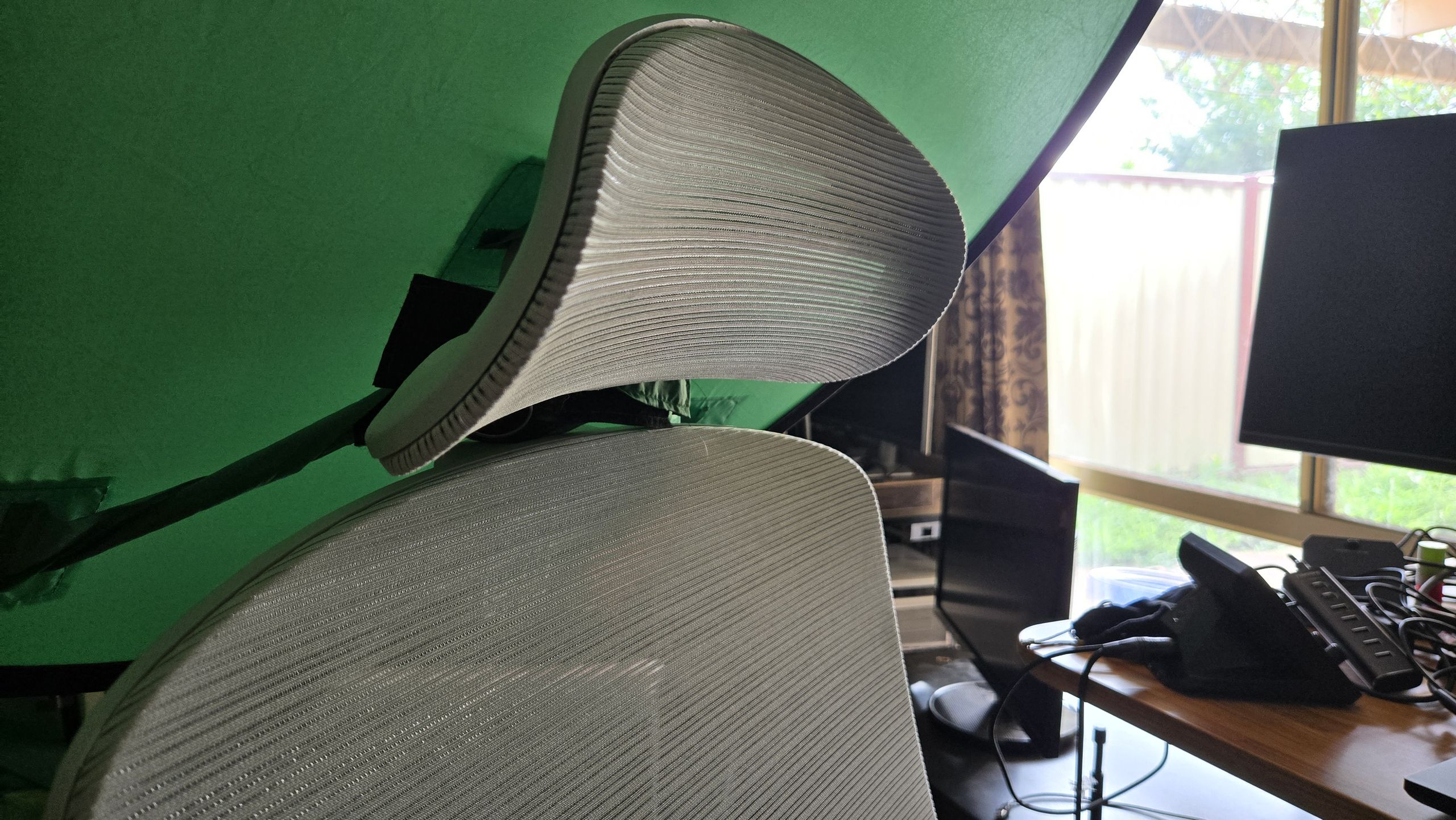 A Boulies EP200 gaming chair in a desk.