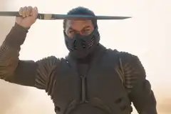 Duncan Idaho with a Crysknife pressed to his forhead