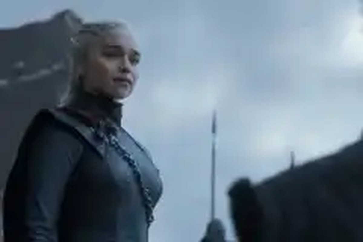 emilia clarke as daenerys targaryen in game of thrones series finale