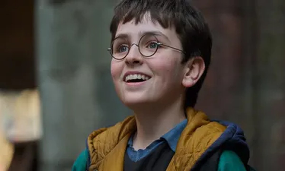 Dominic McLaughlin as Harry Potter. Image courtesy of Warner Bros.