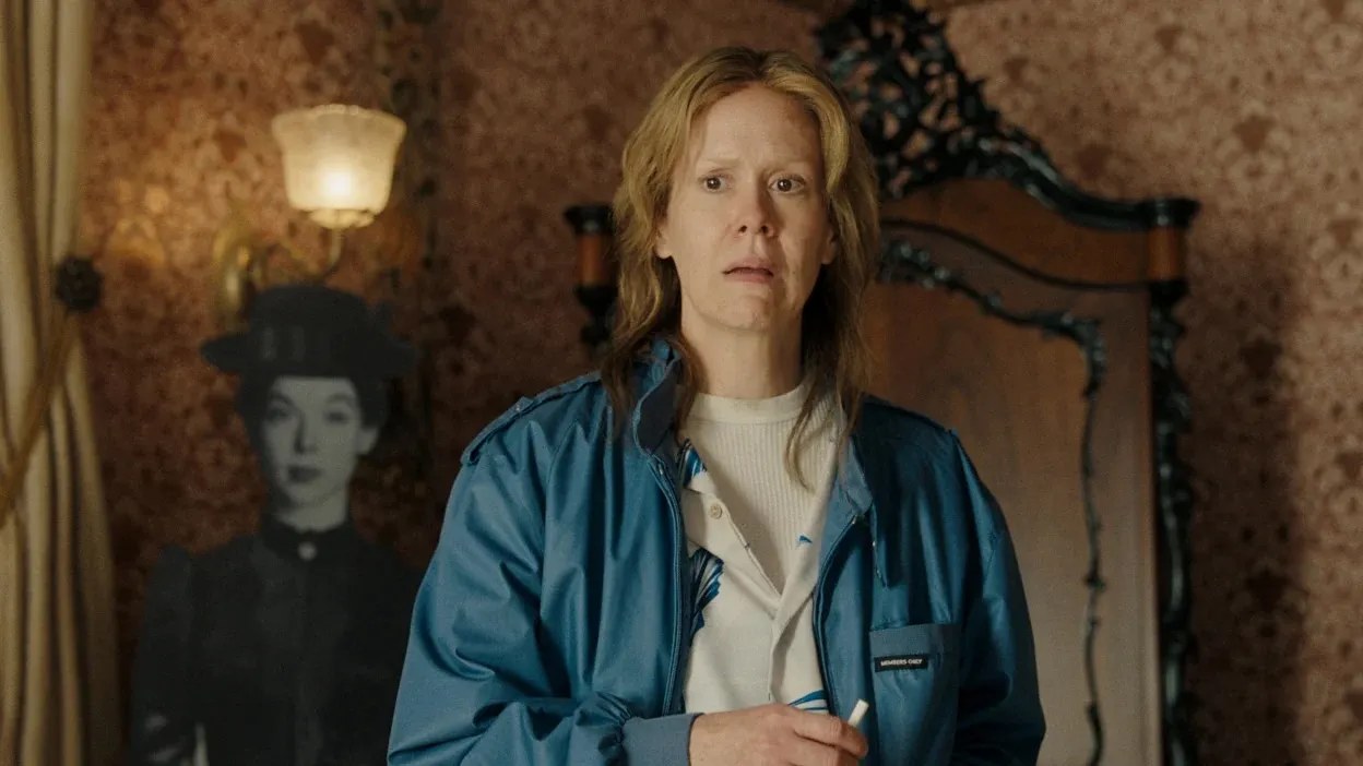 Netflix's Monster: The Lizzie Borden Story Can't Decide Between Gothic Black Comedy and Serious Dram