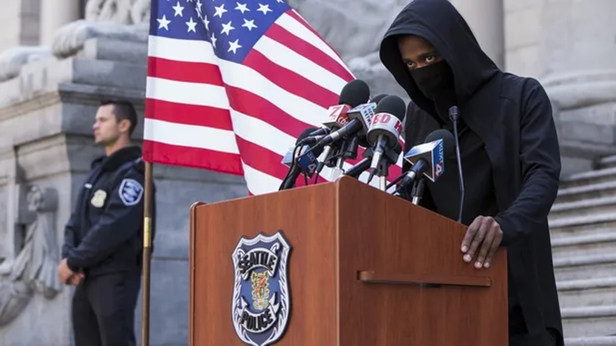 Lakeith Stanfield as 'L' in Netflix's Death Note.