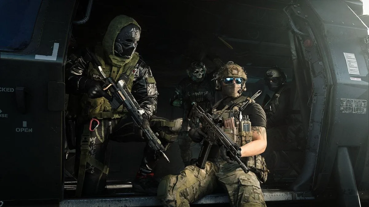 Modern Warfare 4 release times - Soldiers on a helicopter