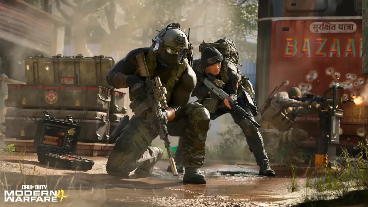Operators in a Search and Destroy match on Transit 213 in Modern Warfare 4