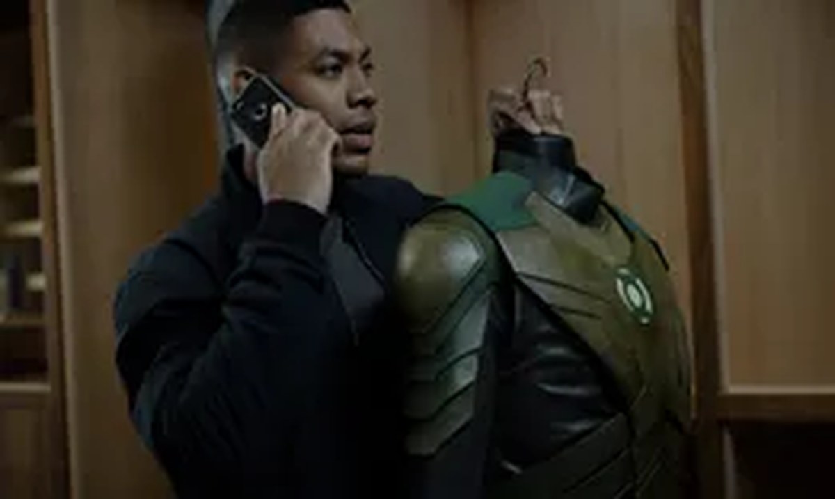 The Cast and Crew of Lanterns Spill the Beans on Season 1's Big Twists and the New Green Lantern Oath